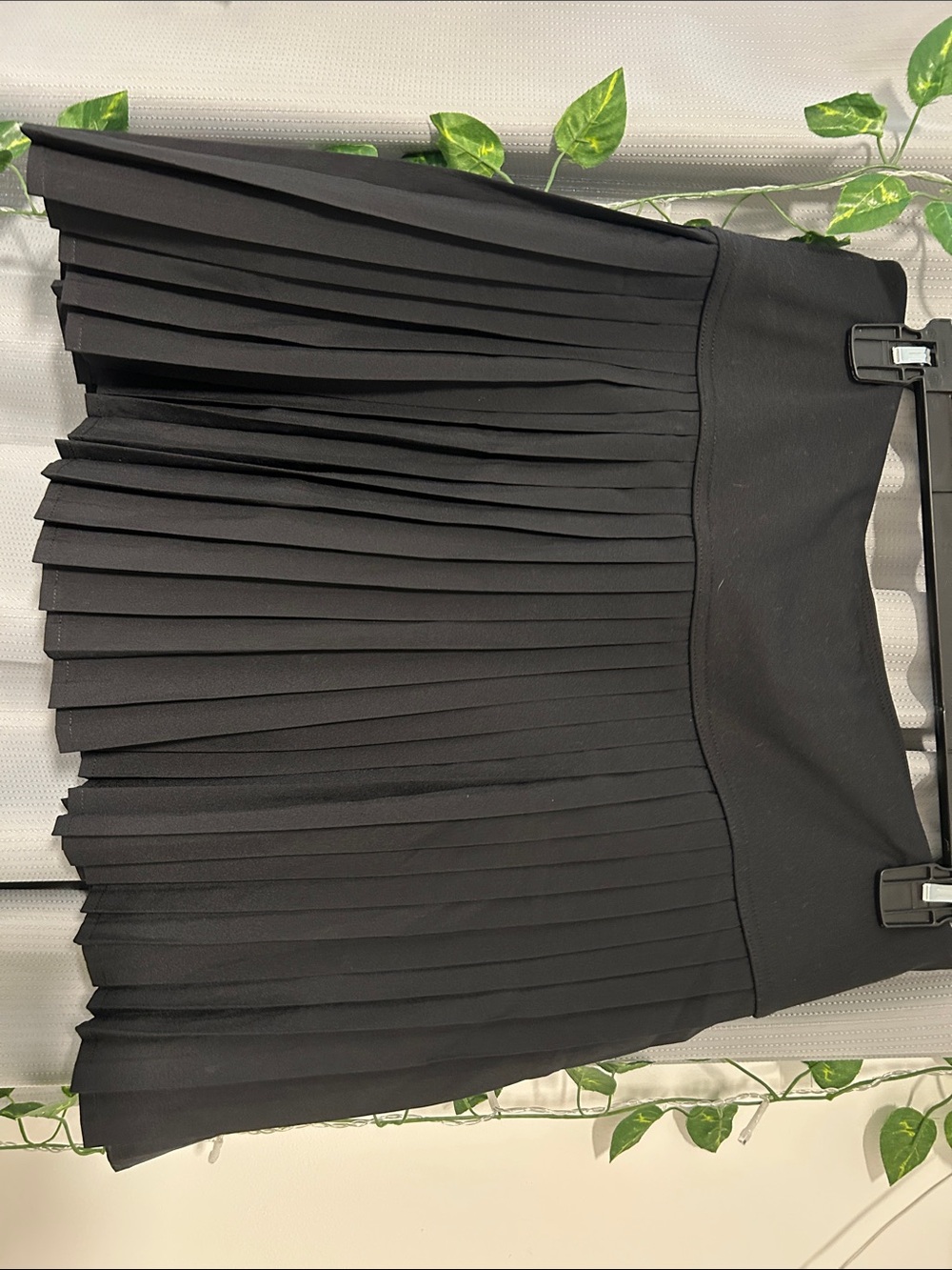 Fabletics Pleated black skort